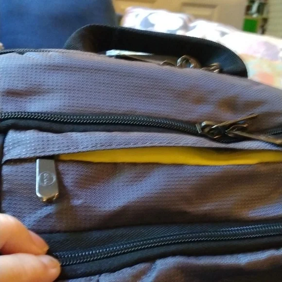 NWT Dell Tek Backpack 15.6" /40 cm Black Many Pockets & Padded Laptop Pocket - Picture 11 of 15